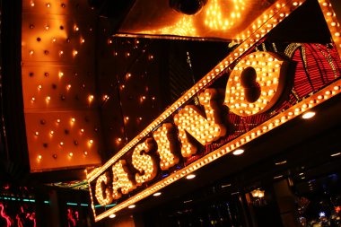 Bonus feature activation: free spins with multiplier display Galactic Gems bonus round with free-spin multiplier active